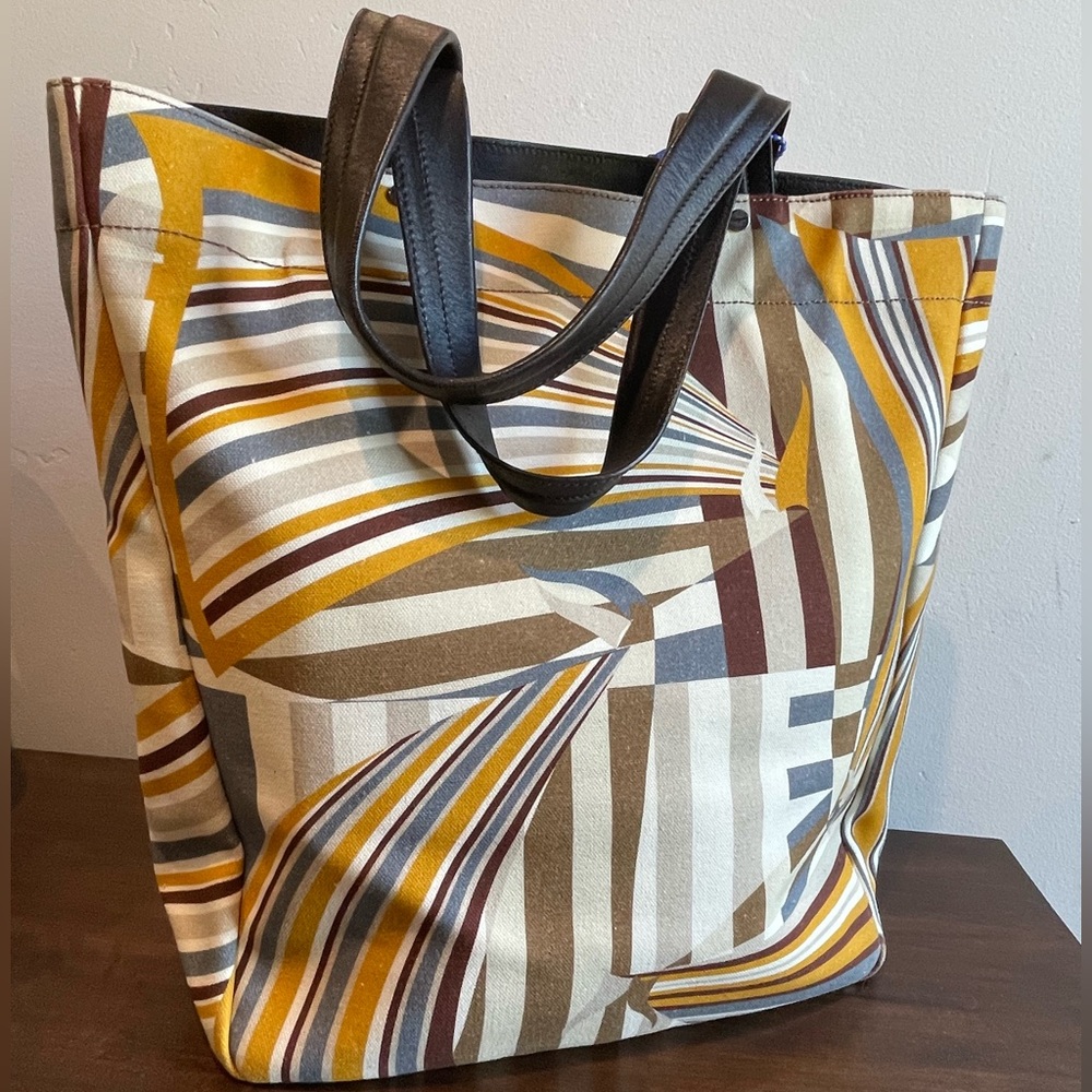 !!EUC!! Salvatore Ferragamo Tote - Beautiful Canvas w/Brown Leather Handles